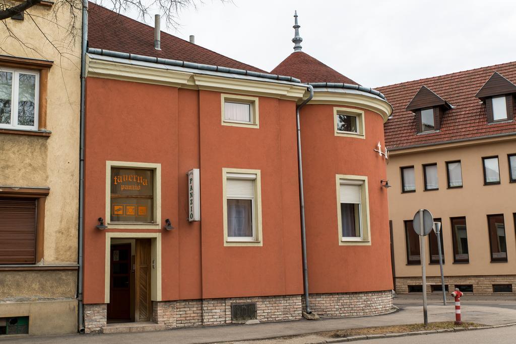 Taverna Panzio Ödenburg Exterior foto
